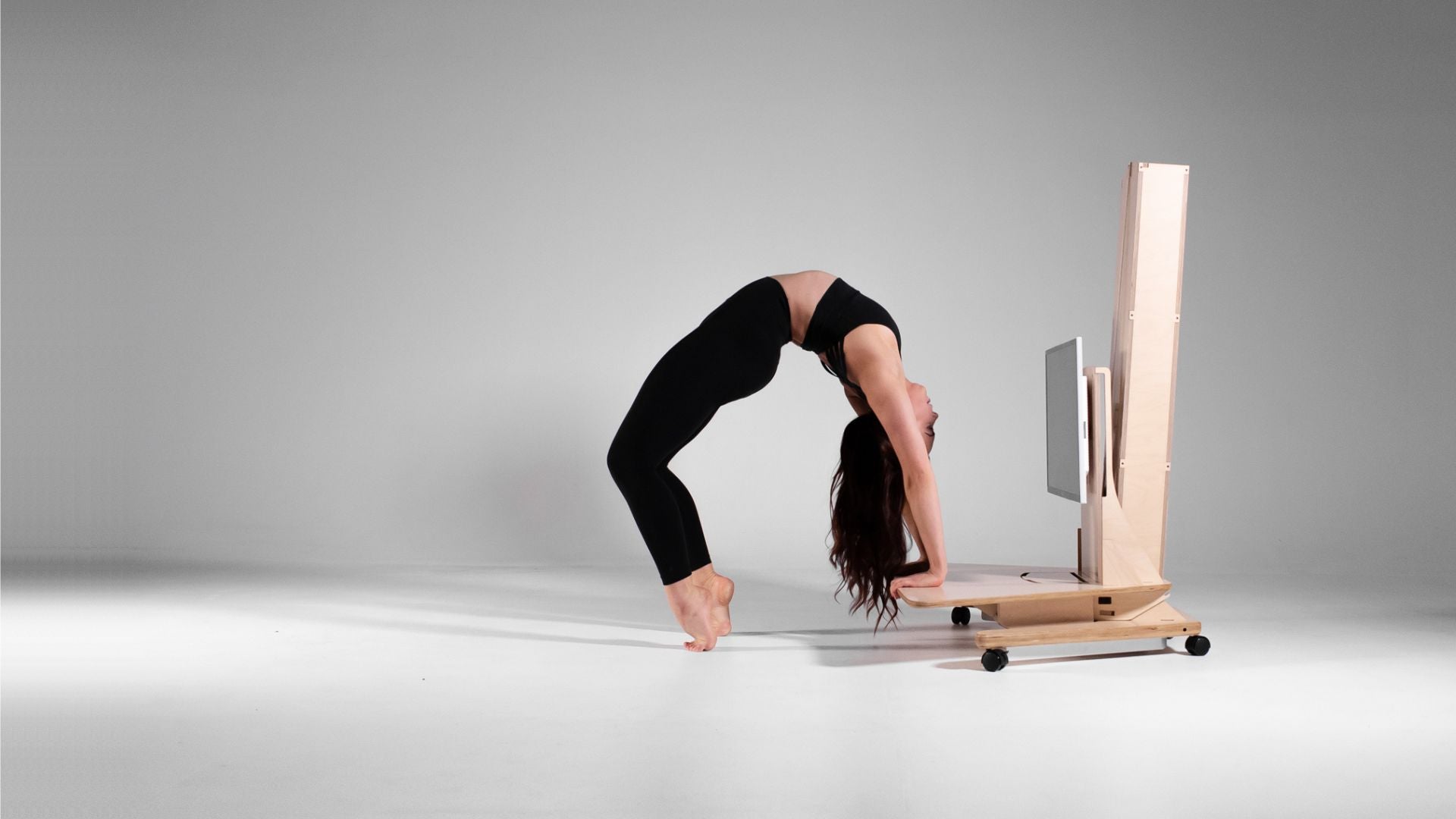 ergonomic desk designed by a physiotherapist for movement at work